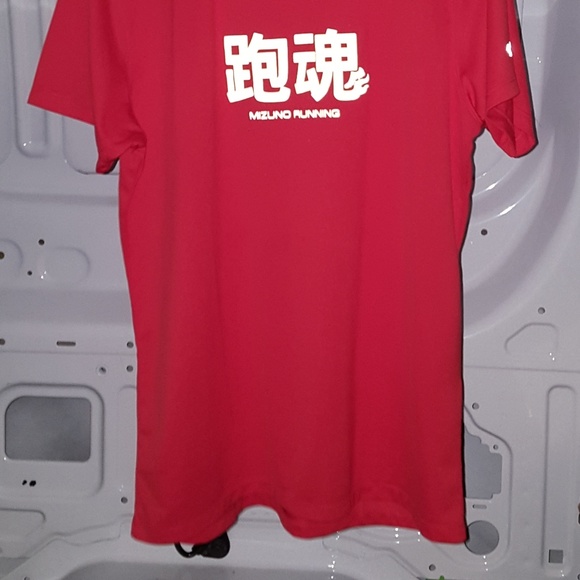 *SOLD*Mizuno Running T - Picture 3 of 4